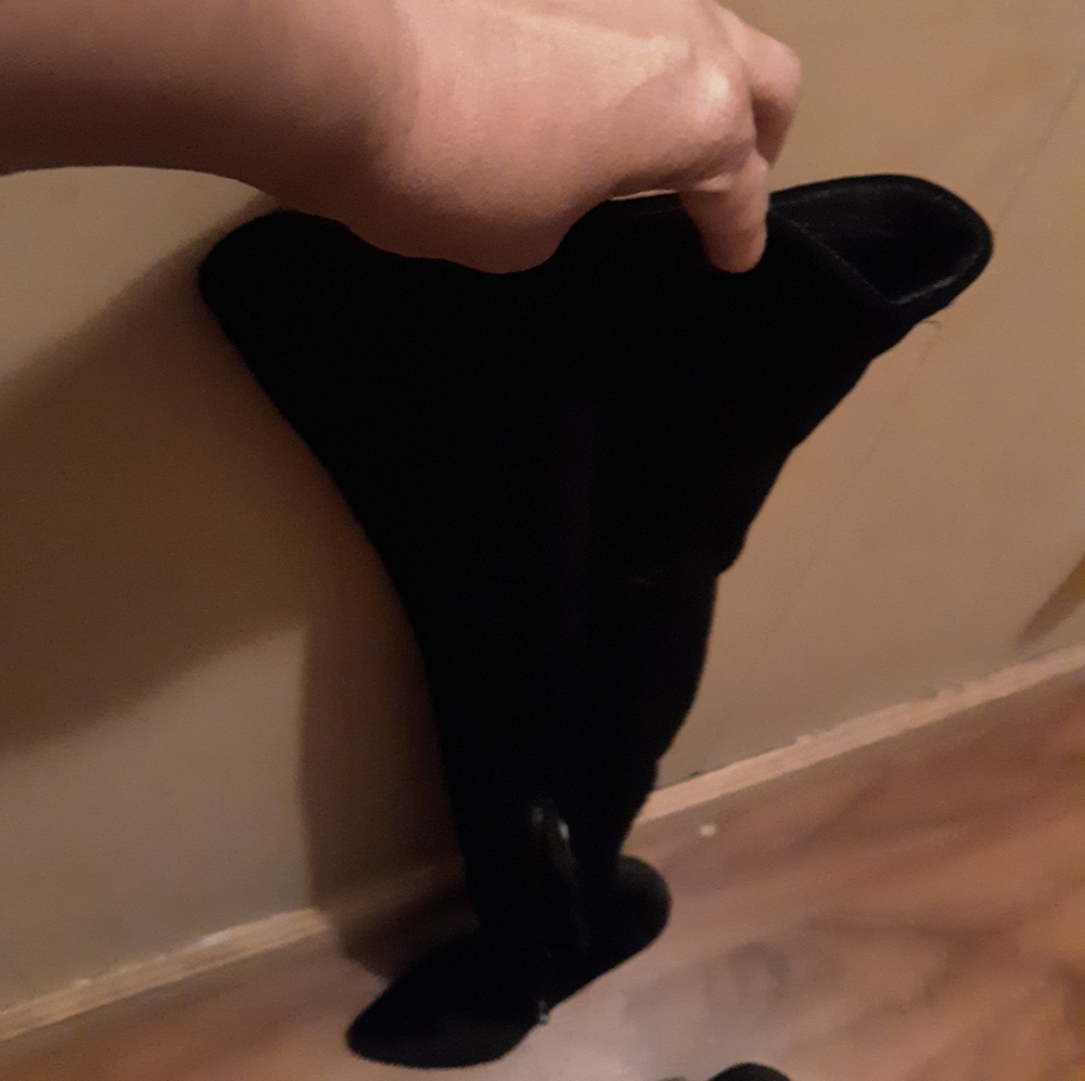 Boots - Picture 2 of 3